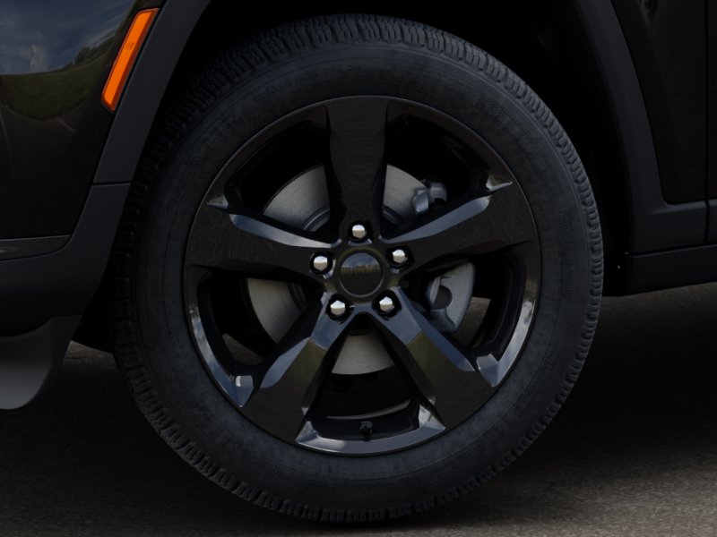 New 2025 Diamond Black Crystal Pearl-Coat Exterior Paint Jeep Limited image 36