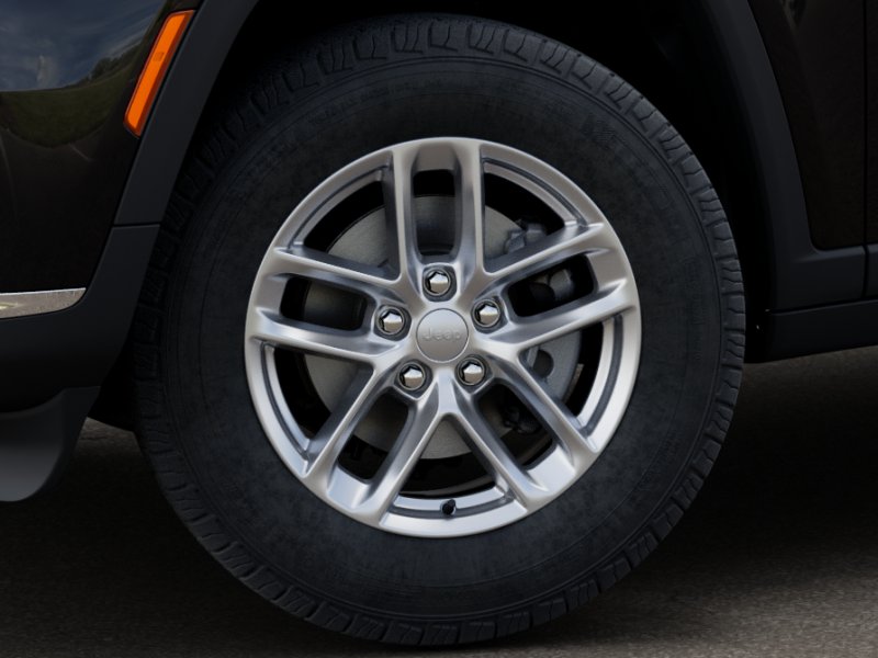 New 2025 Diamond Black Crystal Pearl-Coat Exterior Paint Jeep Laredo X image 26