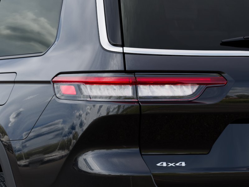 New 2025 Diamond Black Crystal Pearl-Coat Exterior Paint Jeep Limited image 56