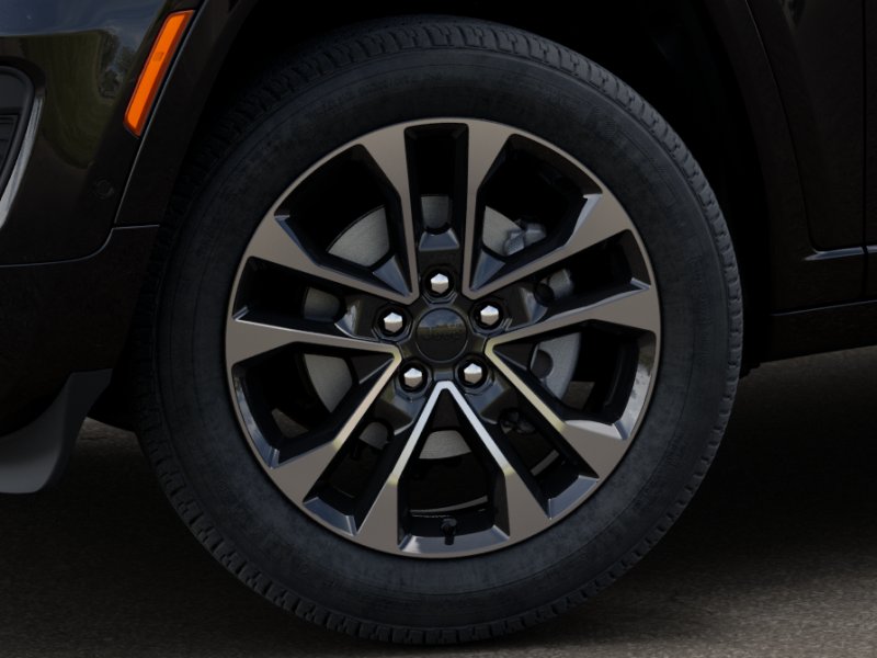 New 2025 Diamond Black Crystal Pearl-Coat Exterior Paint Jeep Overland image 34