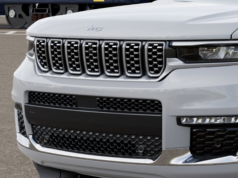 2025 Jeep Grand Cherokee L photo 17 of 22
