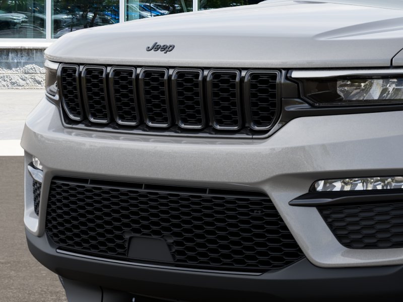 New 2025 Silver Zynith Exterior Paint Jeep Limited image 37
