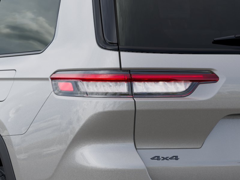 New 2025 Silver Zynith Exterior Paint Jeep Limited image 35