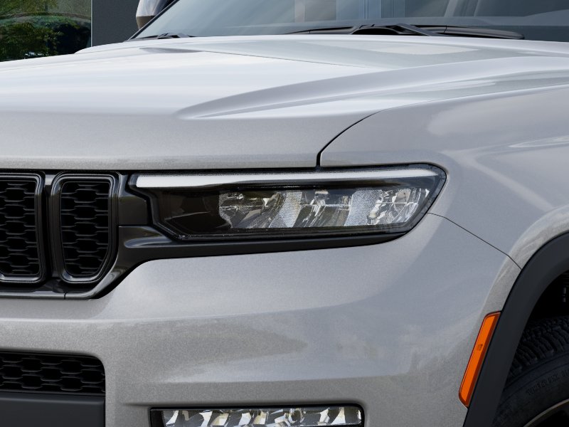 New 2025 Silver Zynith Exterior Paint Jeep Limited image 36