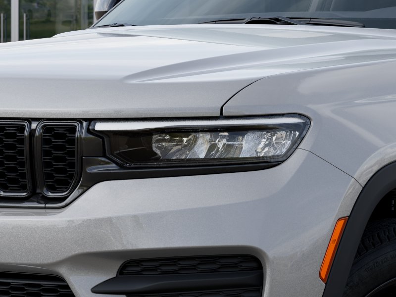 New 2025 Silver Zynith Exterior Paint Jeep  image 22