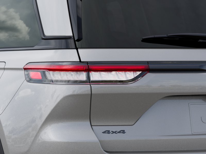 New 2025 Silver Zynith Exterior Paint Jeep  image 21