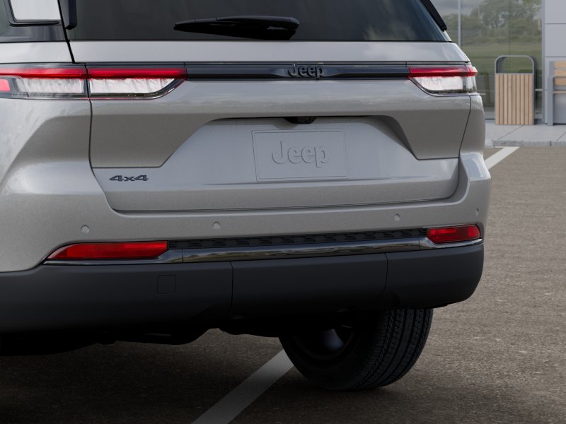 New 2025 Silver Zynith Exterior Paint Jeep  image 25