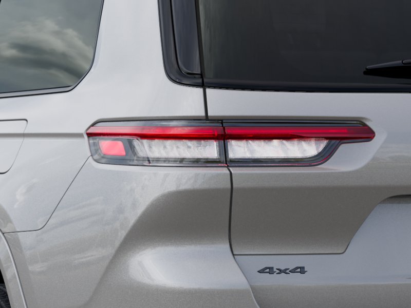 New 2025 Silver Zynith Exterior Paint Jeep Summit Reserve image 37