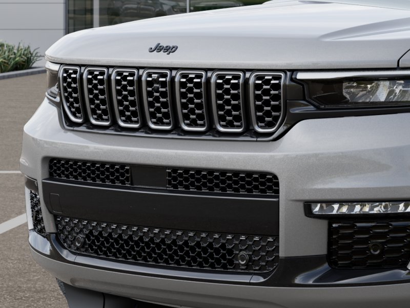 New 2025 Silver Zynith Exterior Paint Jeep Summit Reserve image 39