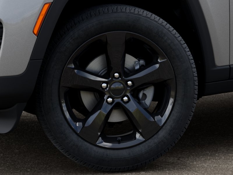 New 2025 Silver Zynith Exterior Paint Jeep Laredo image 28