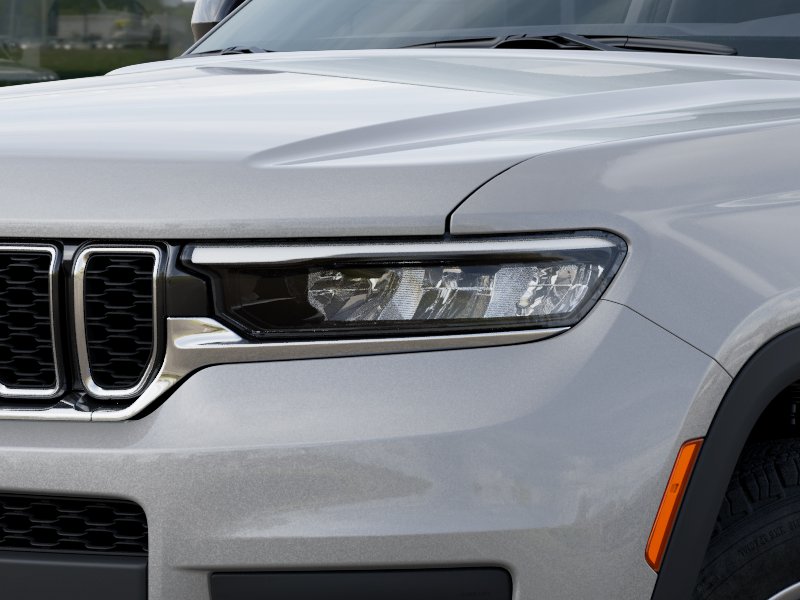 New 2025 Silver Zynith Exterior Paint Jeep Laredo X image 45