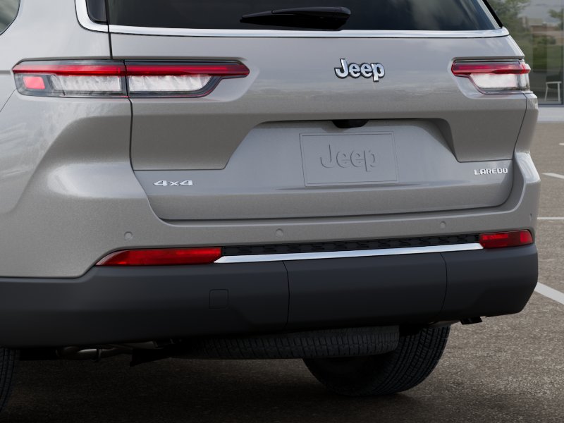 New 2025 Silver Zynith Exterior Paint Jeep Laredo X image 48