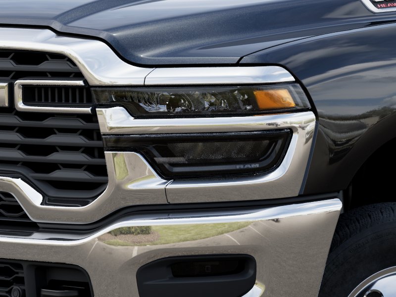 New 2025 Diamond Black Crystal Pearl-Coat Exterior Paint RAM Tradesman image 36