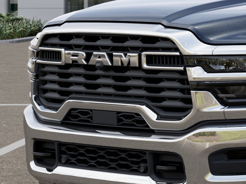 New 2025 Diamond Black Crystal Pearl-Coat Exterior Paint RAM Tradesman image 37