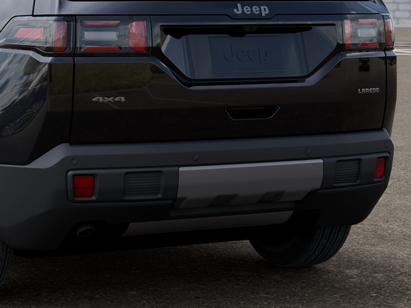New 2026 Diamond Black Crystal Pearlcoa Jeep Laredo image 13