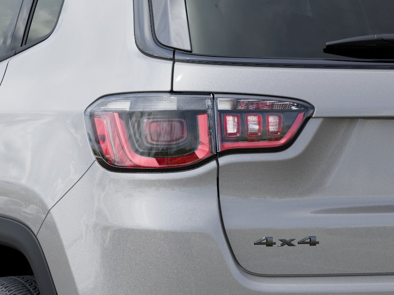 New 2026 Silver Zynith Metallic Clear-Coat Exterior Paint Jeep Latitude Altitude image 48