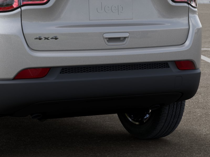 New 2026 Silver Zynith Metallic Clear-Coat Exterior Paint Jeep Latitude Altitude image 52
