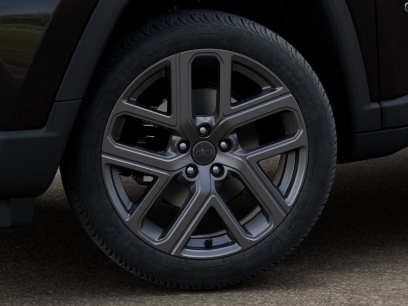 New 2026 Diamond Black Crystal Pearl-Coat Exterior Paint Jeep Latitude image 34