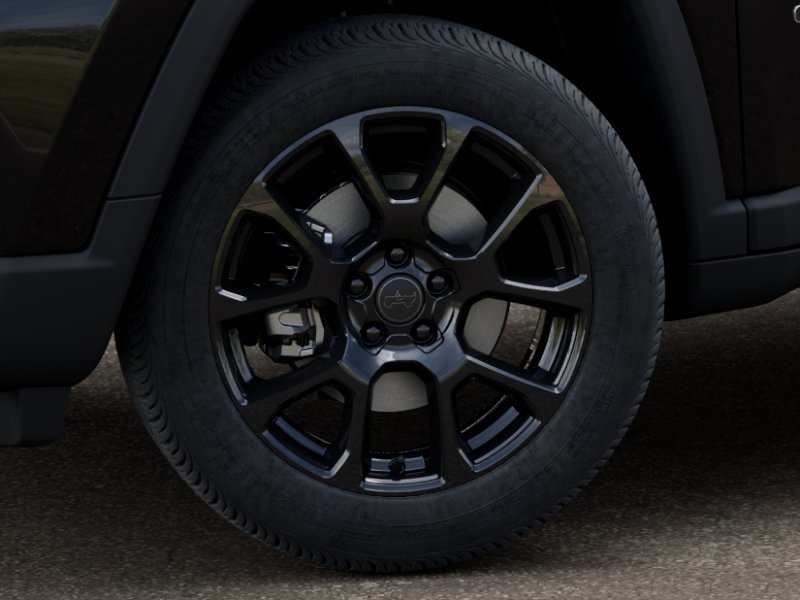 New 2026 Diamond Black Crystal Pearlcoat Jeep Latitude Altitude image 34