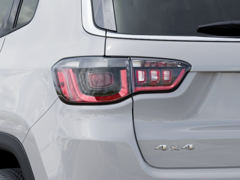 New 2026 Bright White Clear-Coat Exterior Paint Jeep COMPASS LIMITED 4X4 image 109