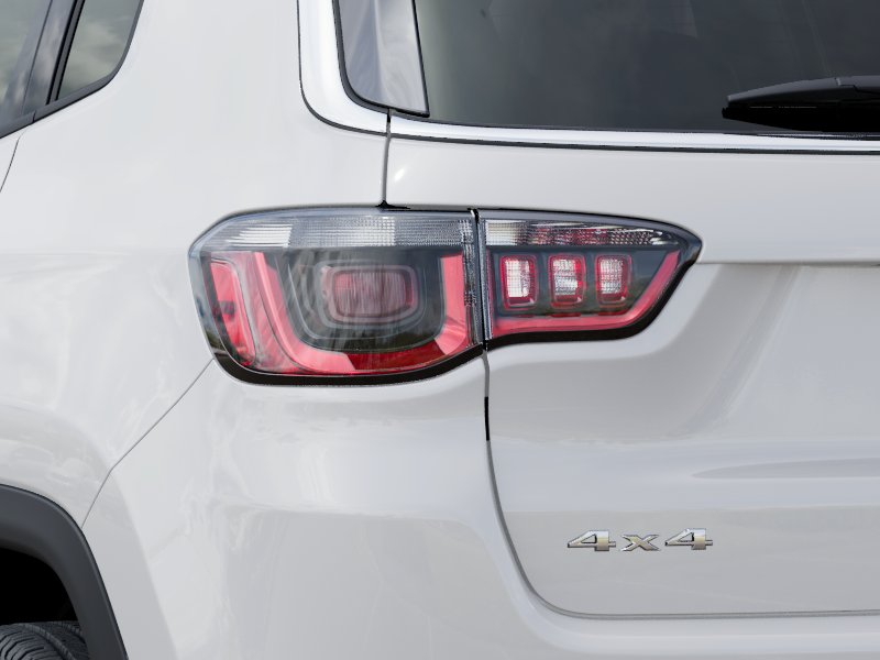 New 2026 Bright White Clear-Coat Exterior Paint Jeep Limited Altitude image 41