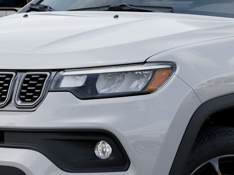New 2026 Bright White Clear-Coat Exterior Paint Jeep Latitude image 10