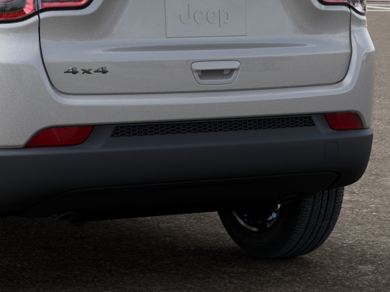 New 2026 Silver Zynith Metallic Clear-Coat Exterior Paint Jeep Latitude Altitude image 13