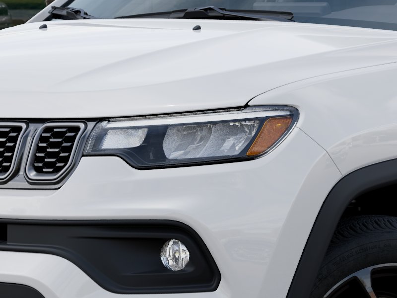 New 2026 Bright White Clear-Coat Exterior Paint Jeep Latitude Altitude image 40