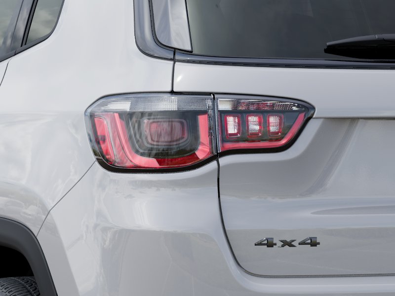 New 2026 Bright White Clear-Coat Exterior Paint Jeep Latitude Altitude image 41