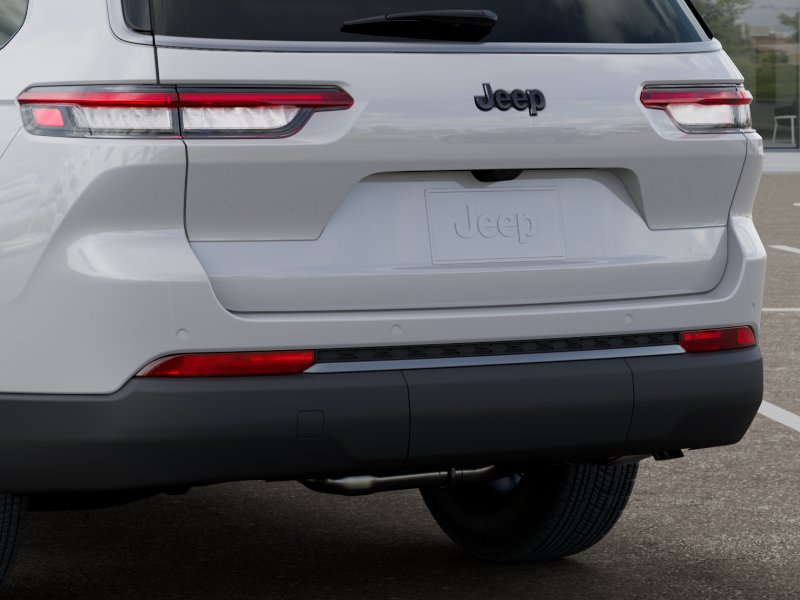 New 2026 Bright White Clearcoat Jeep Laredo Altitude image 40