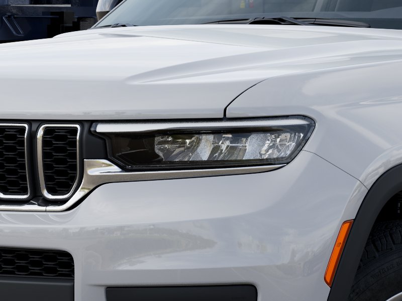 New 2026 Bright White Clear-Coat Exterior Paint Jeep Laredo X image 10