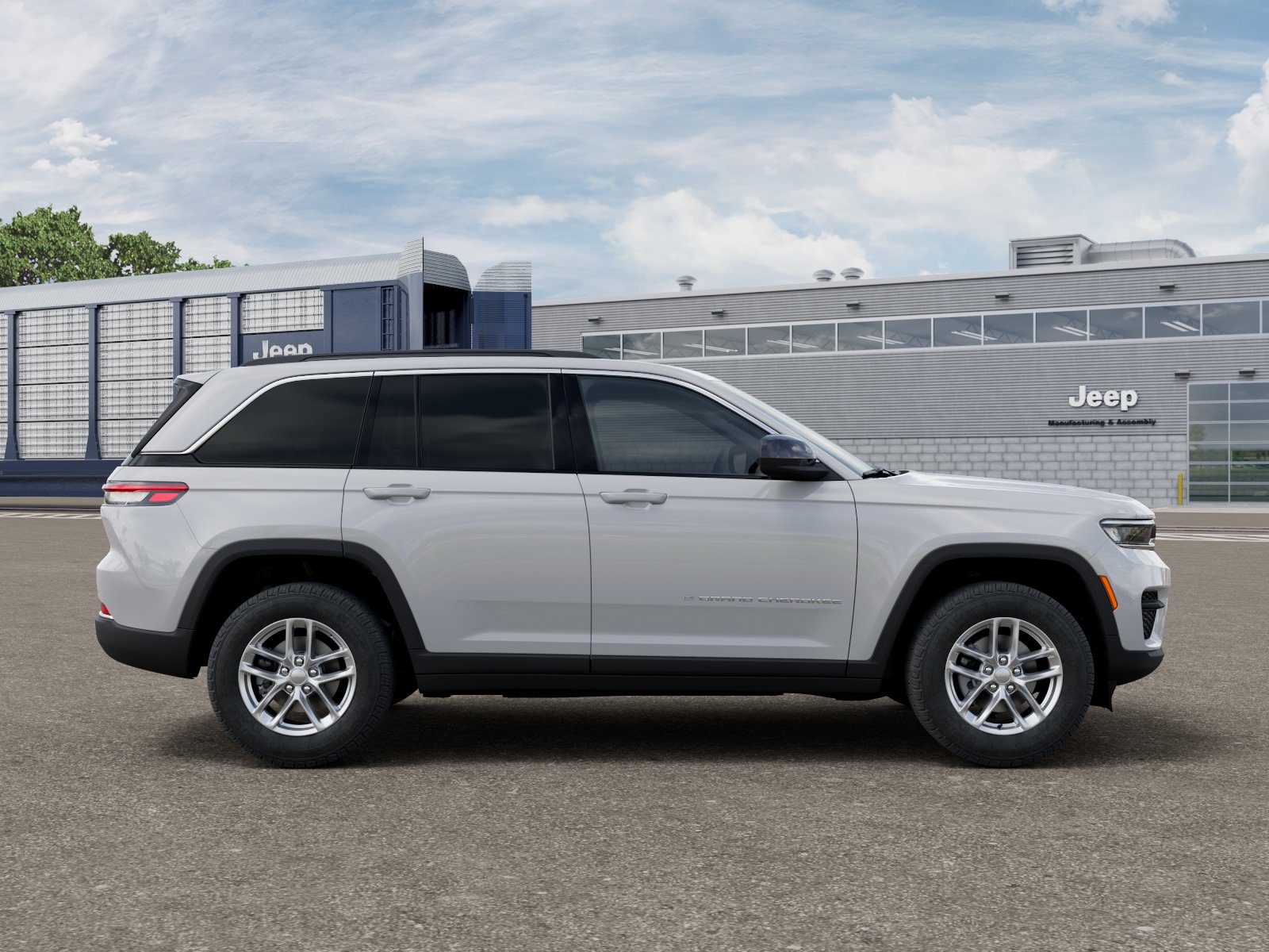 New 2026 Bright White Clear-Coat Exterior Paint Jeep Laredo image 21