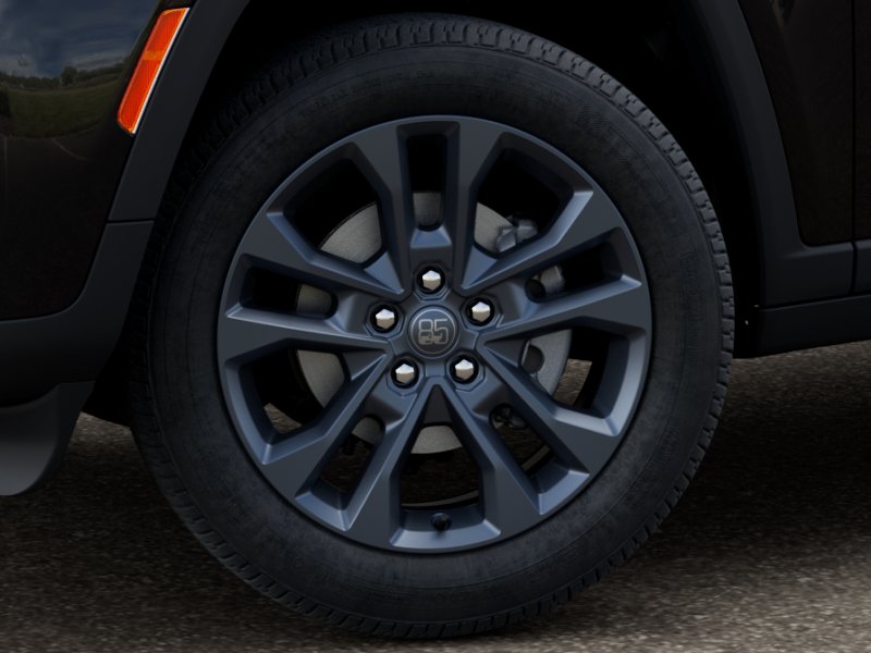 New 2026 Diamond Black Crystal Pearl-Coat Exterior Paint Jeep  image 8