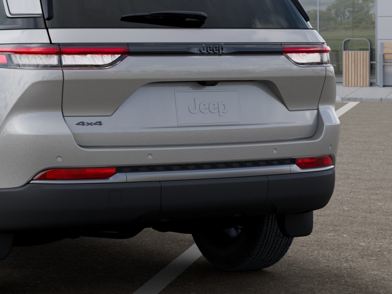 New 2026 Silver Zynith Exterior Paint Jeep Laredo Altitude image 63