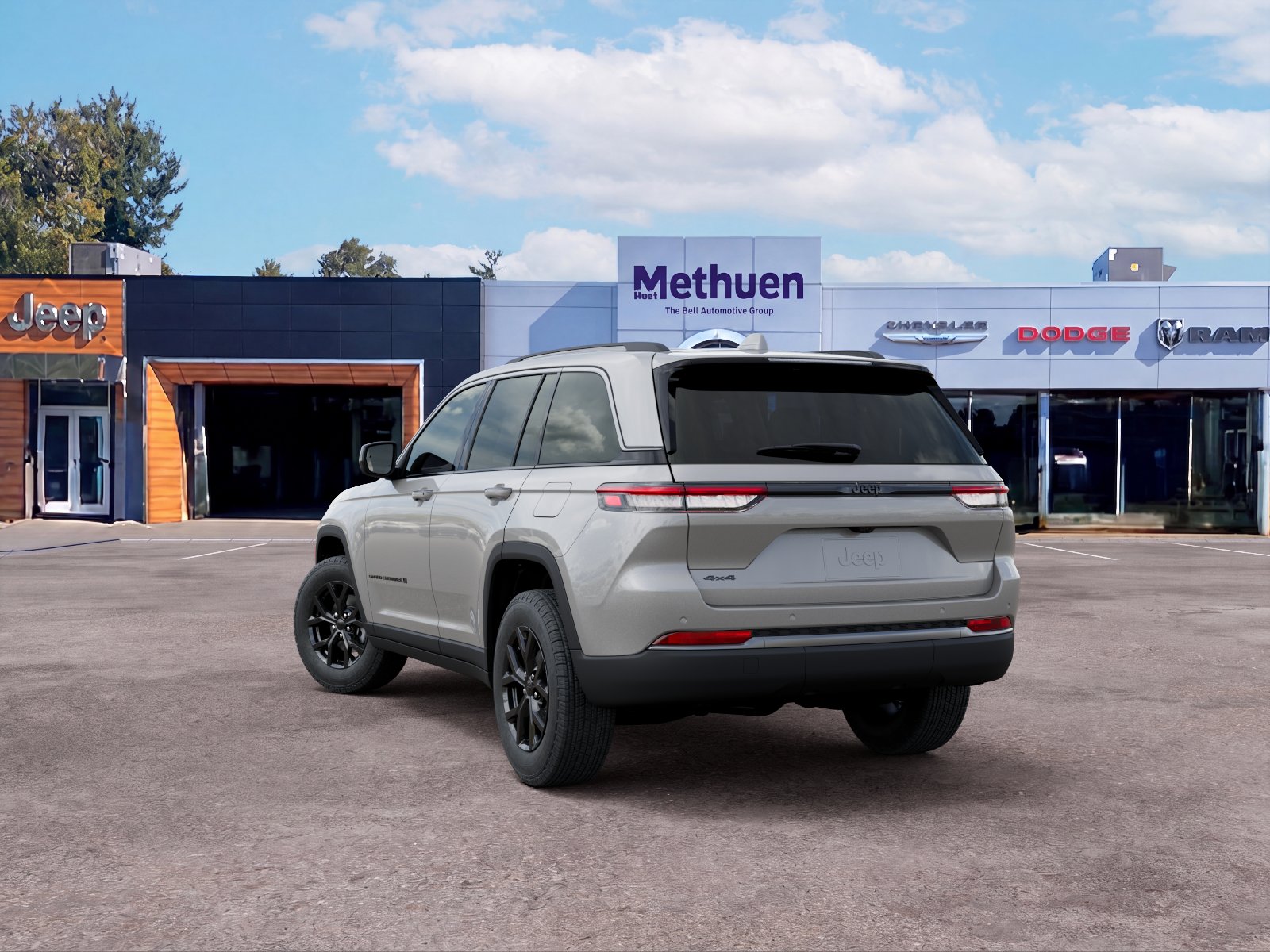 New 2026 Silver Zynith Exterior Paint Jeep Laredo Altitude image 29