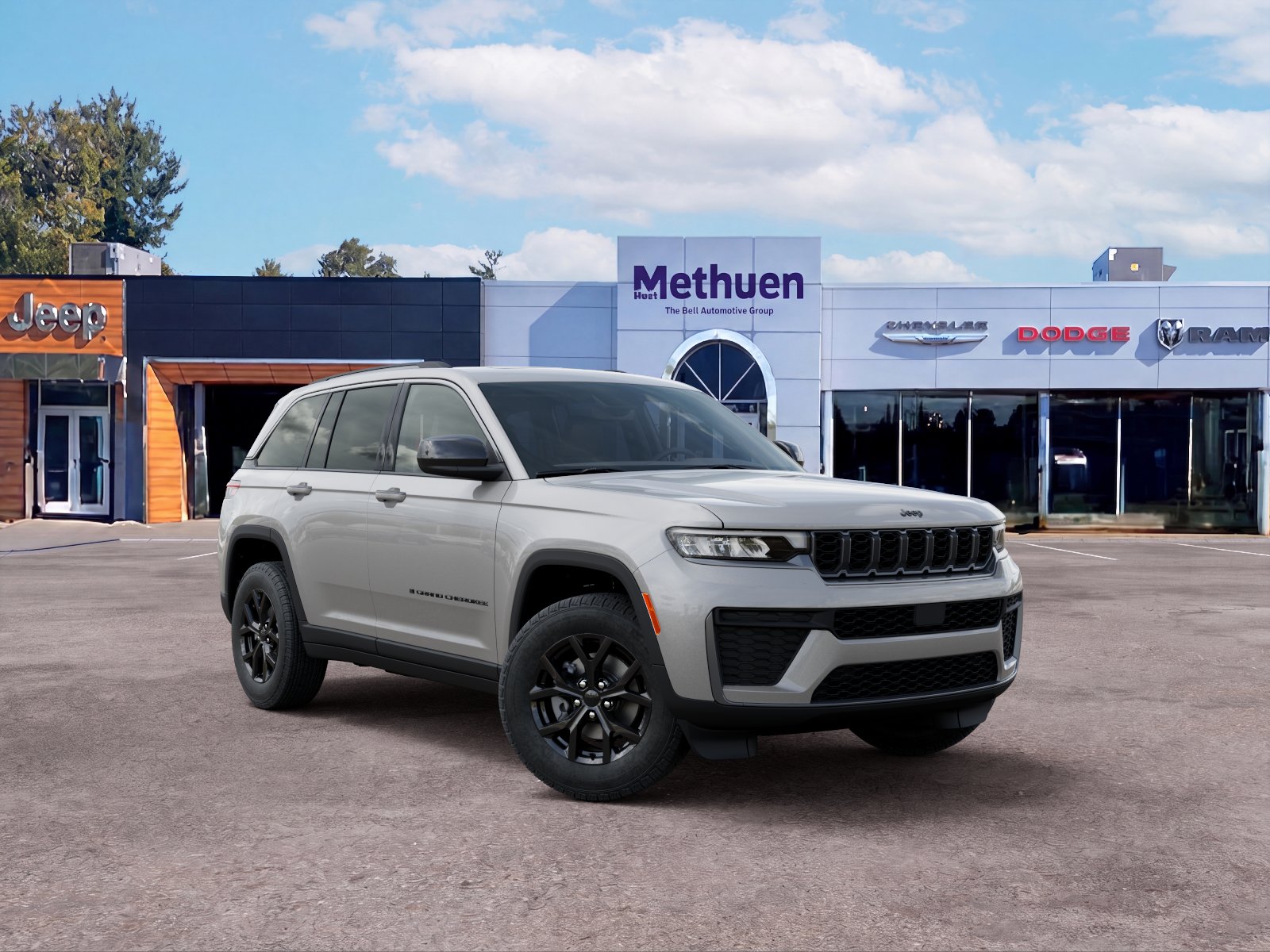 New 2026 Silver Zynith Exterior Paint Jeep Laredo Altitude image 31