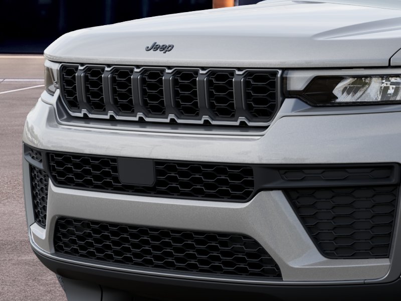 New 2026 Silver Zynith Exterior Paint Jeep Laredo Altitude image 37