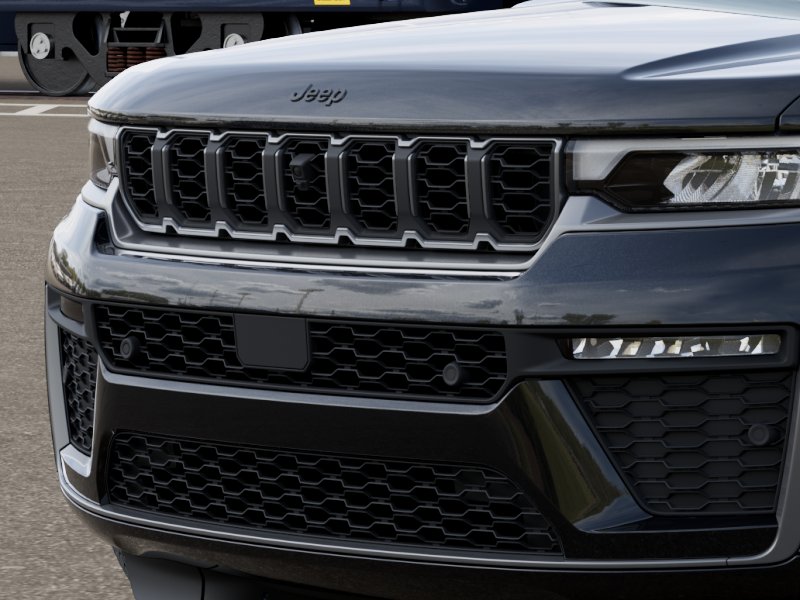 New 2026 Diamond Black Crystal Pearl-Coat Exterior Paint Jeep Limited image 11