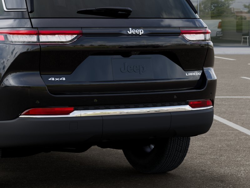 New 2026 Diamond Black Crystal Pearl-Coat Exterior Paint Jeep Laredo X image 47