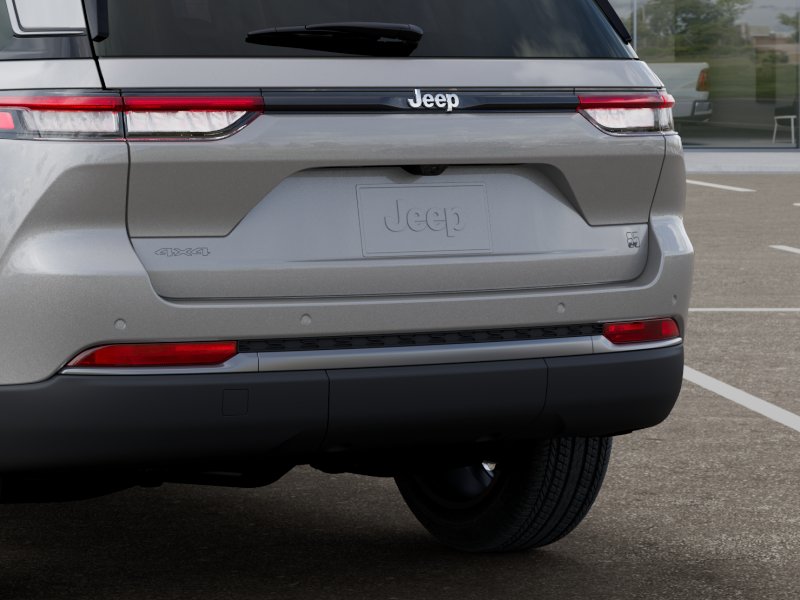 New 2026 Silver Zynith Exterior Paint Jeep 85th Anniversary Edition image 39