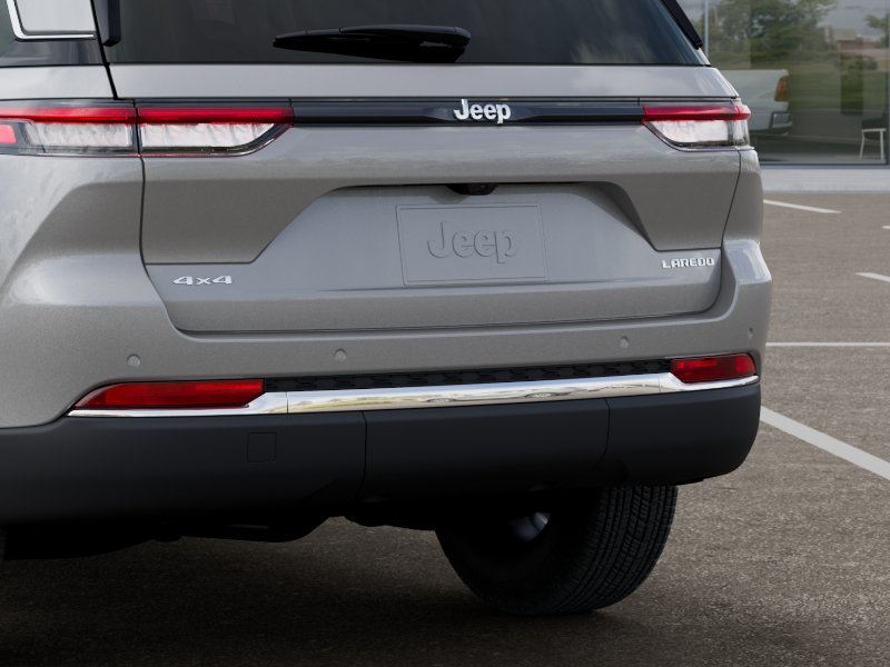 New 2026 Silver Zynith Exterior Paint Jeep Laredo image 47