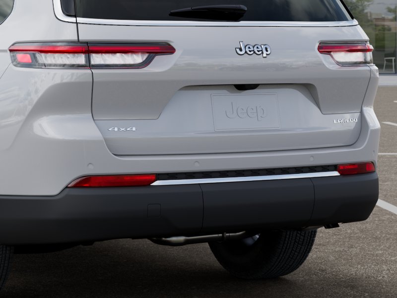 New 2026 Bright White Clear-Coat Exterior Paint Jeep Laredo X image 39