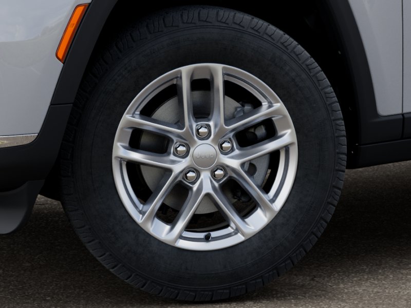New 2026 Bright White Clear-Coat Exterior Paint Jeep Laredo X image 34