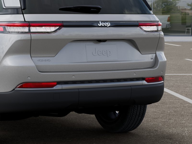 New 2026 Silver Zynith Exterior Paint Jeep 85th Anniversary Edition image 39
