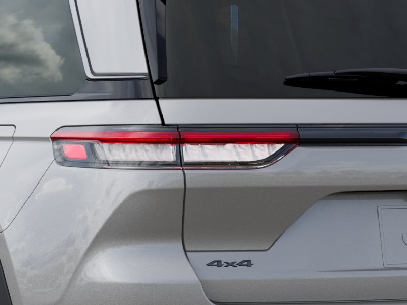 New 2026 Silver Zynith Jeep Laredo Altitude image 35