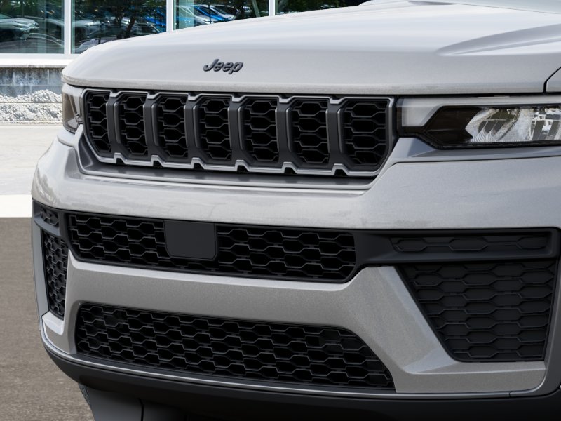 New 2026 Silver Zynith Jeep Laredo Altitude image 37
