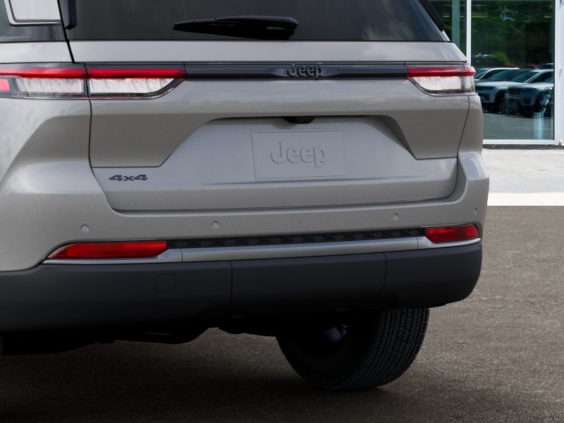 New 2026 Silver Zynith Jeep Laredo Altitude image 39