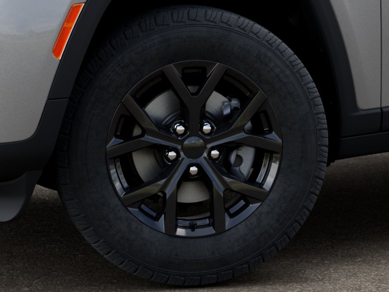 New 2026 Silver Zynith Jeep Laredo Altitude image 34