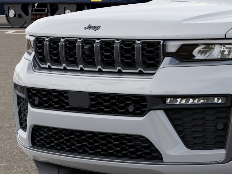 New 2026 Bright White Clear-Coat Exterior Paint Jeep Limited image 11