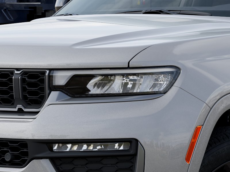 New 2026 Silver Zynith Exterior Paint Jeep Limited image 10